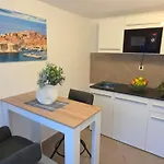 Me Living - - Strandnaehe Apartman *
