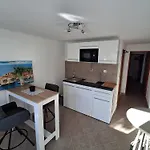 Me Living - - Strandnaehe Apartman *