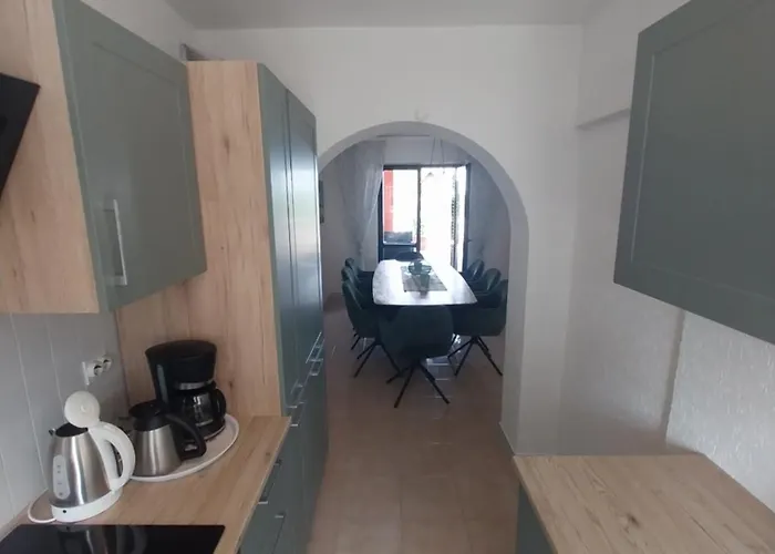 Me Living - - Strandnaehe * 풀라