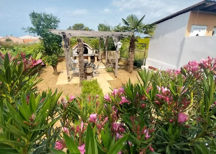 Me Living - - Strandnaehe *