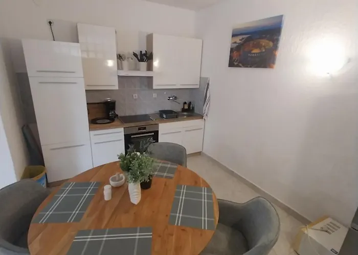 Me Living - - Strandnaehe 아파트 풀라