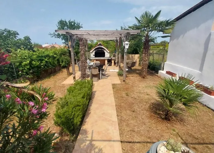 Me Living - - Strandnaehe 아파트 풀라