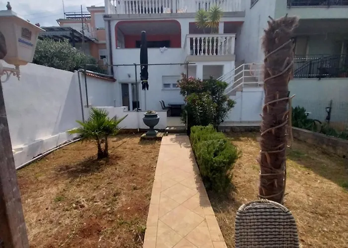 Me Living - - Strandnaehe 아파트 풀라