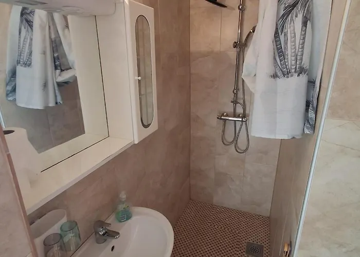 Me Living - - Strandnaehe 아파트 풀라